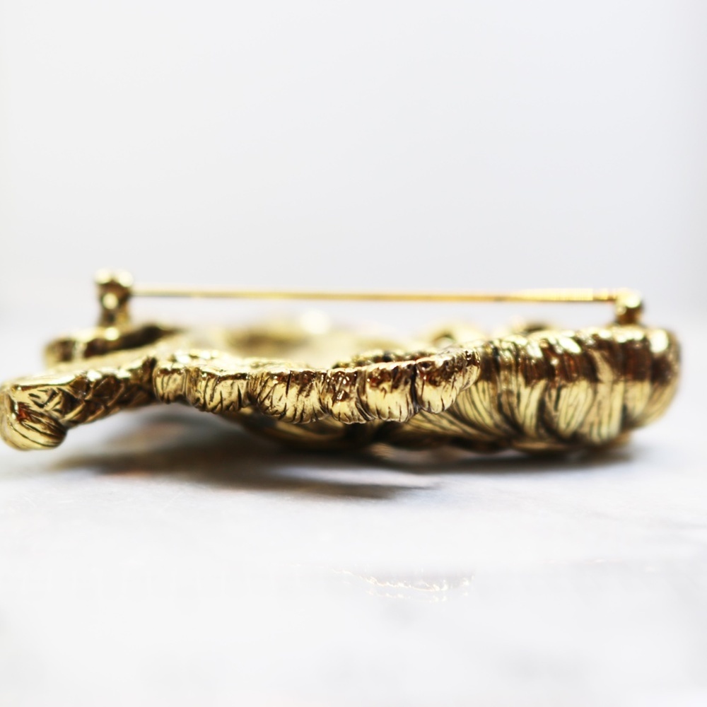 Regal Quilted Lion Brooch from the Classics Collection by Joan Rivers - Picture 11 of 16